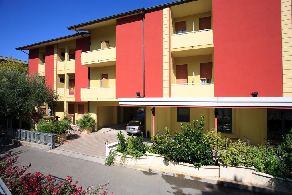 Elisabetta Hotel Cesenatico Exterior photo